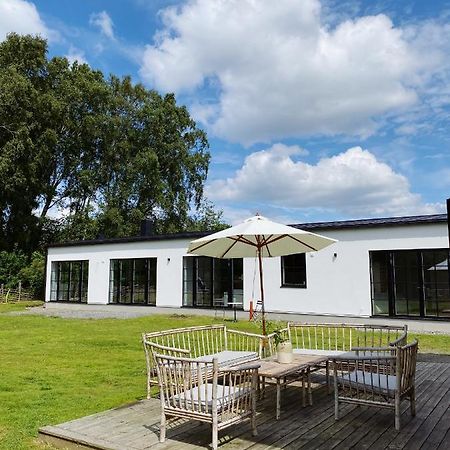 Guesthouse, Not Even A Minute Walk To The Ocean Kullavik Экстерьер фото