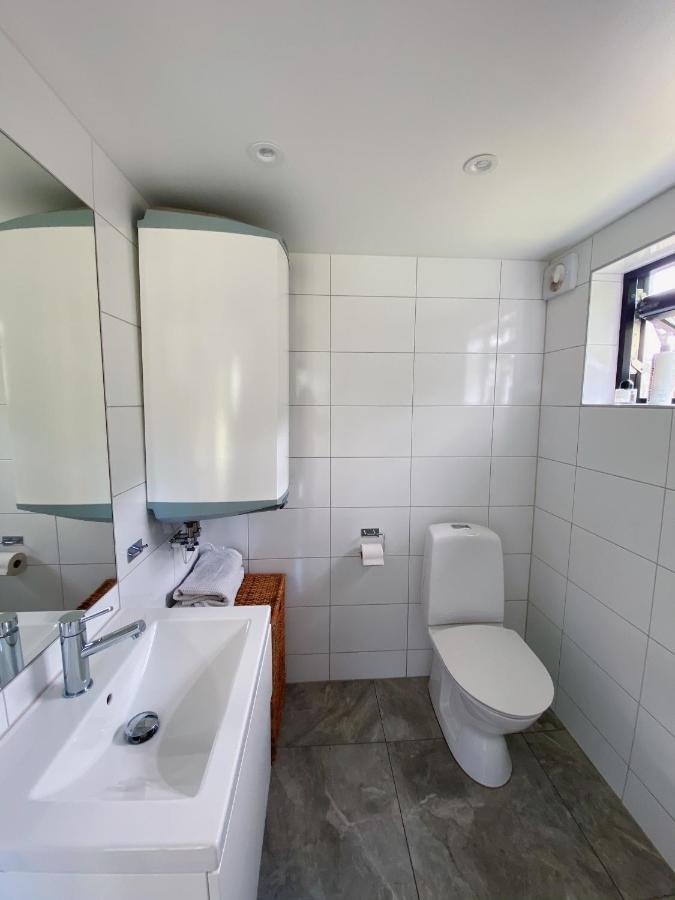 Guesthouse, Not Even A Minute Walk To The Ocean Kullavik Экстерьер фото