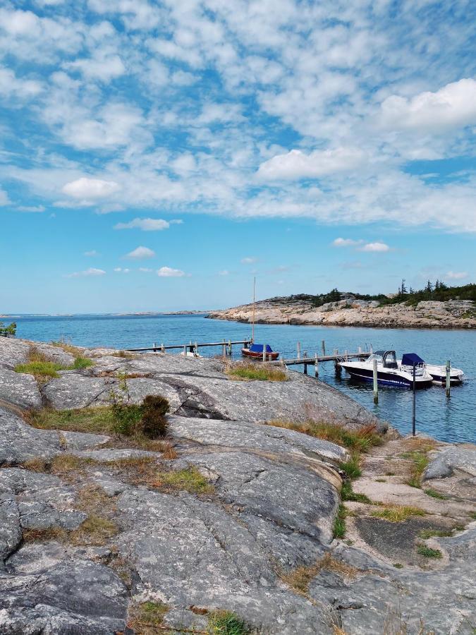 Guesthouse, Not Even A Minute Walk To The Ocean Kullavik Экстерьер фото