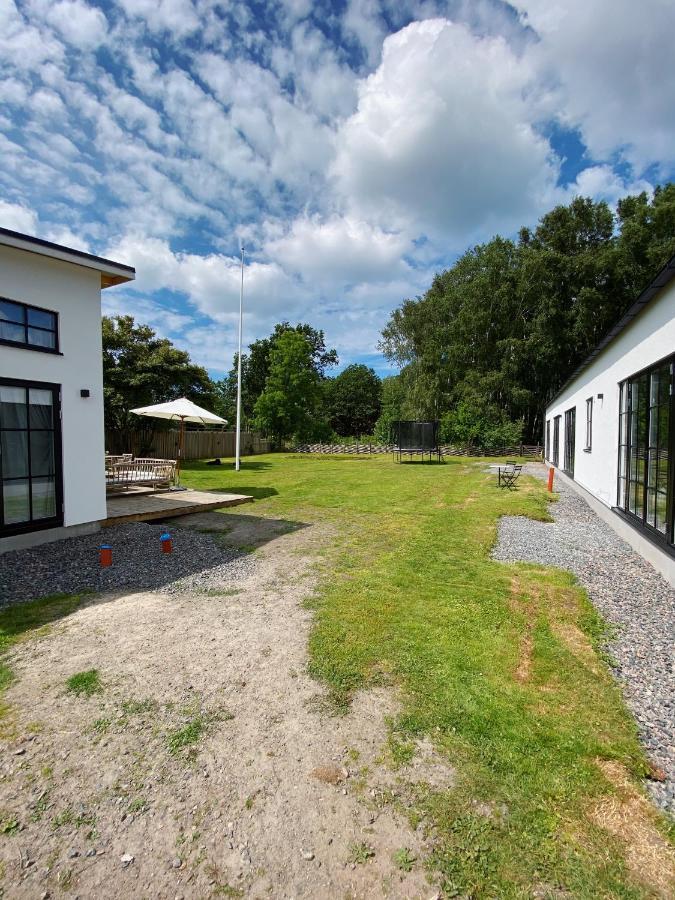 Guesthouse, Not Even A Minute Walk To The Ocean Kullavik Экстерьер фото