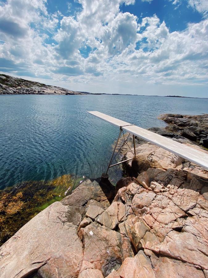 Guesthouse, Not Even A Minute Walk To The Ocean Kullavik Экстерьер фото